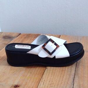 Chinese Laundry Clarke Casual Smooth Sandal in Bone Size 10 NWT